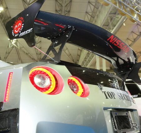 thumbnail image 2 of APR GTC-500 71" Carbon Fiber Rear Wing Spoiler For Nissan GT-R R35 (2009-2021) 2 of 4